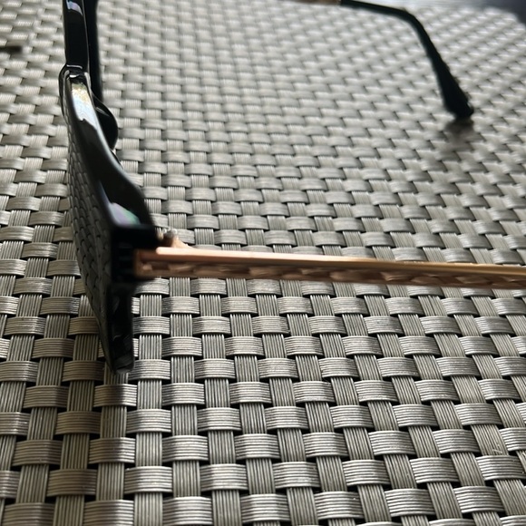 Black & Gold Sunglasses Large Frame Eyewear - Picture 3 of 4